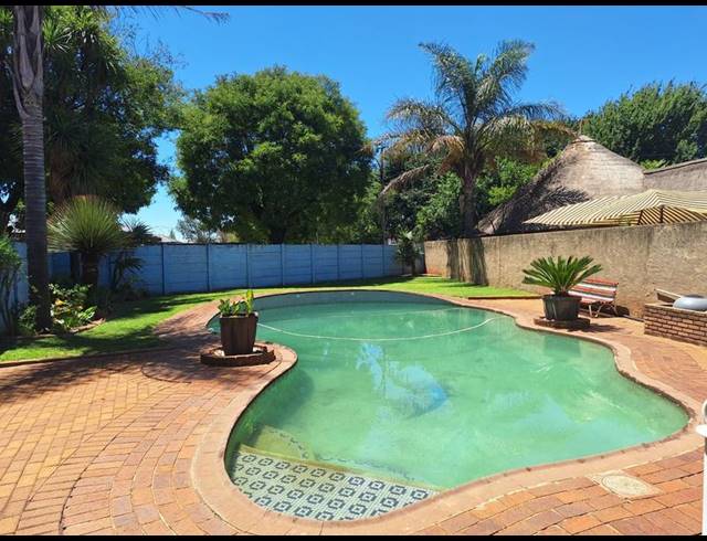 3 BEDROOM HOUSE FOR SALE IN BRENTHURST